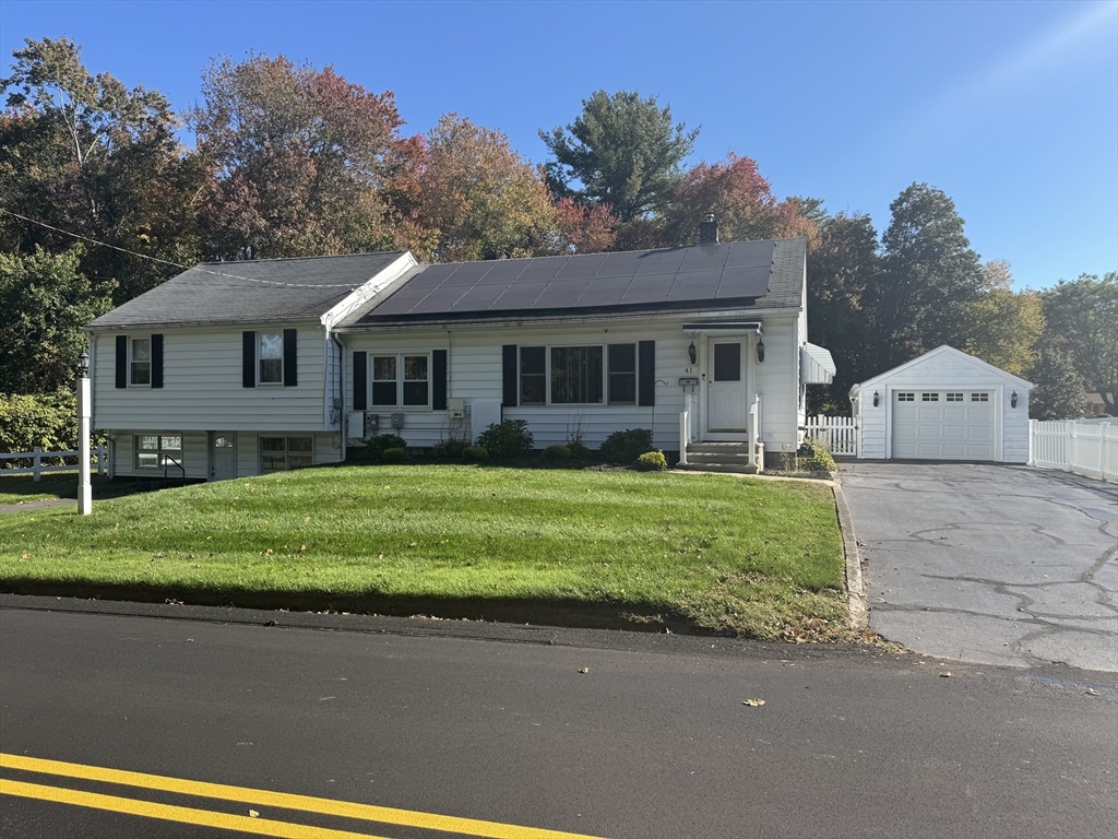 41 Mansion Street, Bellingham, Massachusetts, 4 Bedrooms Bedrooms, 8 Rooms Rooms,2 BathroomsBathrooms,Residential,For Sale,Mansion Street,73443337
