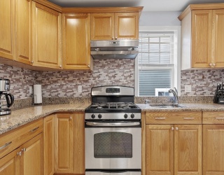 30 High St, Chelsea, Massachusetts, 5 Bedrooms Bedrooms, 9 Rooms Rooms,2 BathroomsBathrooms,Residential Income,For Sale,High St,73426456