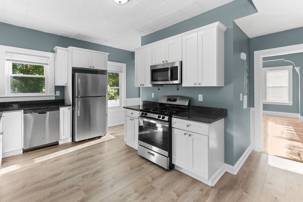 692 Warren Ave, Brockton, Massachusetts, 4 Bedrooms Bedrooms, 6 Rooms Rooms,2 BathroomsBathrooms,Residential Lease,For Rent,Warren Ave,73440966