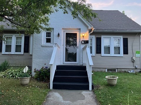 12 Carroll St, Springfield, Massachusetts, 4 Bedrooms Bedrooms, 6 Rooms Rooms,2 BathroomsBathrooms,Residential Lease,For Rent,Carroll St,73464402