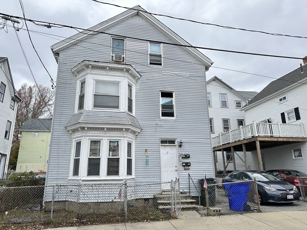 11 Foster St, Fall River, Massachusetts, 4 Bedrooms Bedrooms, 8 Rooms Rooms,3 BathroomsBathrooms,Residential Income,For Sale,Foster St,73455592