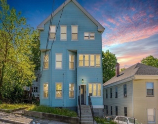 8 Delaware St, Worcester, Massachusetts, 3 Bedrooms Bedrooms, 5 Rooms Rooms,1 BathroomBathrooms,Residential Lease,For Rent,Delaware St,73464507