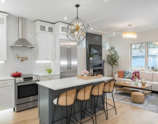 6 Gordon Rd, Arlington, Massachusetts, 5 Bedrooms Bedrooms, 10 Rooms Rooms,4.5 BathroomsBathrooms,Residential,For Sale,Gordon Rd,73464509