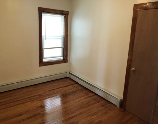 117 Thomas St, Fall River, Massachusetts, 3 Bedrooms Bedrooms, 6 Rooms Rooms,1 BathroomBathrooms,Residential Lease,For Rent,Thomas St,73464443