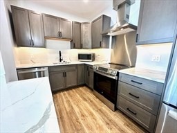 21 Summer St, Natick, Massachusetts, 2 Bedrooms Bedrooms, 4 Rooms Rooms,2 BathroomsBathrooms,Residential Lease,For Rent,Summer St,73464471