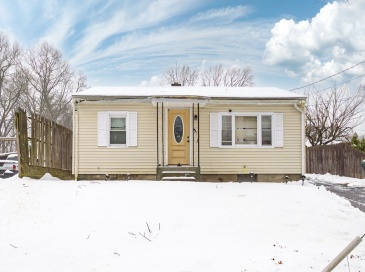 63 Lawton St, Springfield, Massachusetts, 2 Bedrooms Bedrooms, 6 Rooms Rooms,2 BathroomsBathrooms,Residential,For Sale,Lawton St,73464478