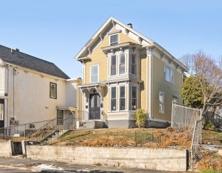 15 Varney, Lowell, Massachusetts, 6 Bedrooms Bedrooms, 11 Rooms Rooms,2 BathroomsBathrooms,Residential Income,For Sale,Varney,73458553