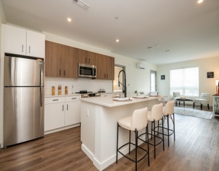 203 Lowell St., Wilmington, Massachusetts, 2 Bedrooms Bedrooms, 5 Rooms Rooms,2 BathroomsBathrooms,Residential,For Sale,Lowell St.,73464571