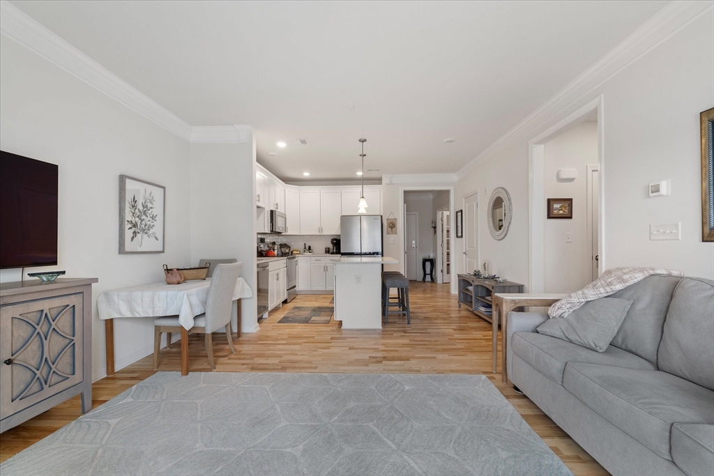 4203 Peters Farm Way, Westborough, Massachusetts, 1 Bedroom Bedrooms, 4 Rooms Rooms,1 BathroomBathrooms,Residential,For Sale,Peters Farm Way,73464697