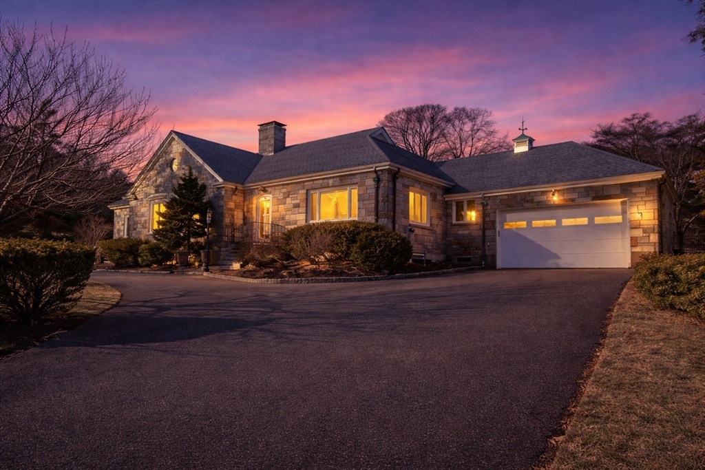 272 Atlantic Avenue, Swampscott, Massachusetts, 5 Bedrooms Bedrooms, 8 Rooms Rooms,5 BathroomsBathrooms,Residential,For Sale,Atlantic Avenue,73463785