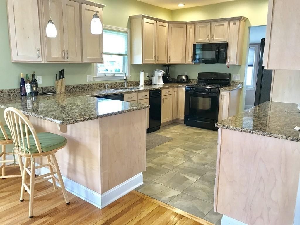 37 R Street Winter Rental, Hull, Massachusetts, 3 Bedrooms Bedrooms, 6 Rooms Rooms,2 BathroomsBathrooms,Residential Lease,For Rent,R Street Winter Rental,73464637