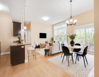 61 Bolton St, Cambridge, Massachusetts, 2 Bedrooms Bedrooms, 5 Rooms Rooms,2 BathroomsBathrooms,Residential,For Sale,Bolton St,73464650