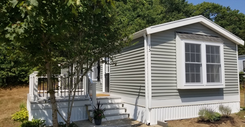 15 1st Street, Bourne, Massachusetts, 2 Bedrooms Bedrooms, 4 Rooms Rooms,1 BathroomBathrooms,Residential,For Sale,1st Street,73450773