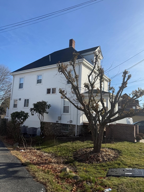 56 S Main, Milford, Massachusetts, 8 Bedrooms Bedrooms, 13 Rooms Rooms,3 BathroomsBathrooms,Residential,For Sale,S Main,73464720