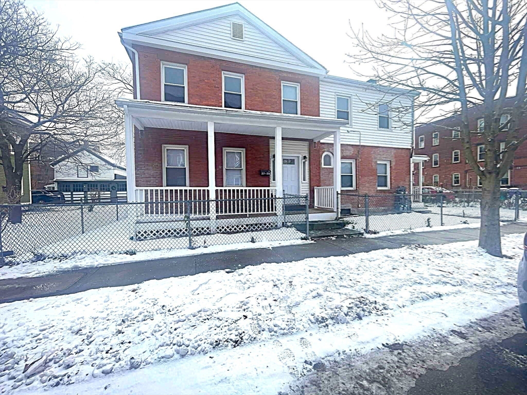 27 Wilcox St, Springfield, Massachusetts, 3 Bedrooms Bedrooms, 5 Rooms Rooms,1 BathroomBathrooms,Residential Lease,For Rent,Wilcox St,73464733