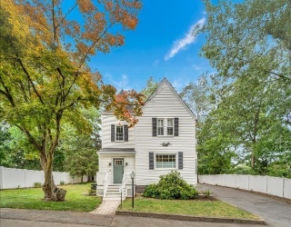 3 Highet Ave, Woburn, Massachusetts, 3 Bedrooms Bedrooms, 7 Rooms Rooms,2.5 BathroomsBathrooms,Residential Lease,For Rent,Highet Ave,73464783