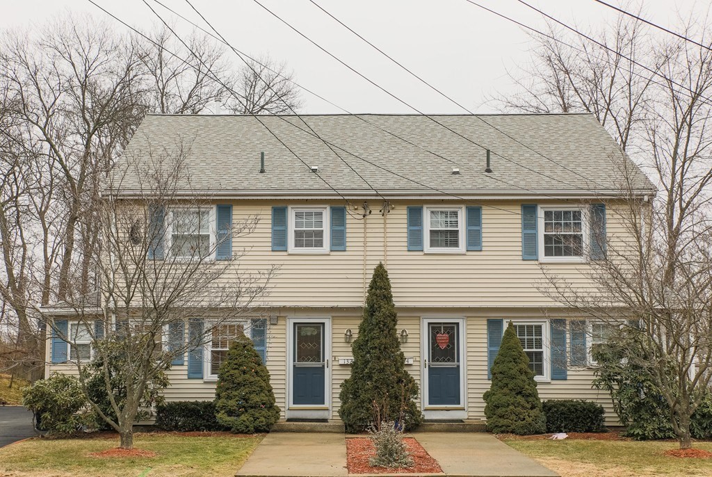 132 Ashcroft, Dedham, Massachusetts, 4 Bedrooms Bedrooms, 8 Rooms Rooms,1.5 BathroomsBathrooms,Residential Lease,For Rent,Ashcroft,73464787
