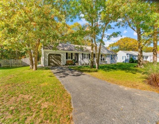 315 Prince Hinckley Road, Barnstable, Massachusetts, 2 Bedrooms Bedrooms, 6 Rooms Rooms,2 BathroomsBathrooms,Residential,For Sale,Prince Hinckley Road,73447406