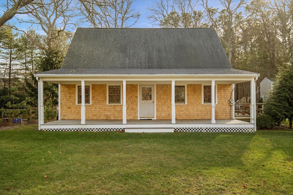 116 Franklin Ter, Tisbury, Massachusetts, 4 Bedrooms Bedrooms, 5 Rooms Rooms,3 BathroomsBathrooms,Residential,For Sale,Franklin Ter,73464793