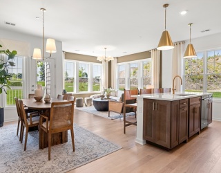 320 Martins Landing, North Reading, Massachusetts, 2 Bedrooms Bedrooms, 5 Rooms Rooms,2 BathroomsBathrooms,Residential,For Sale,Martins Landing,73464722