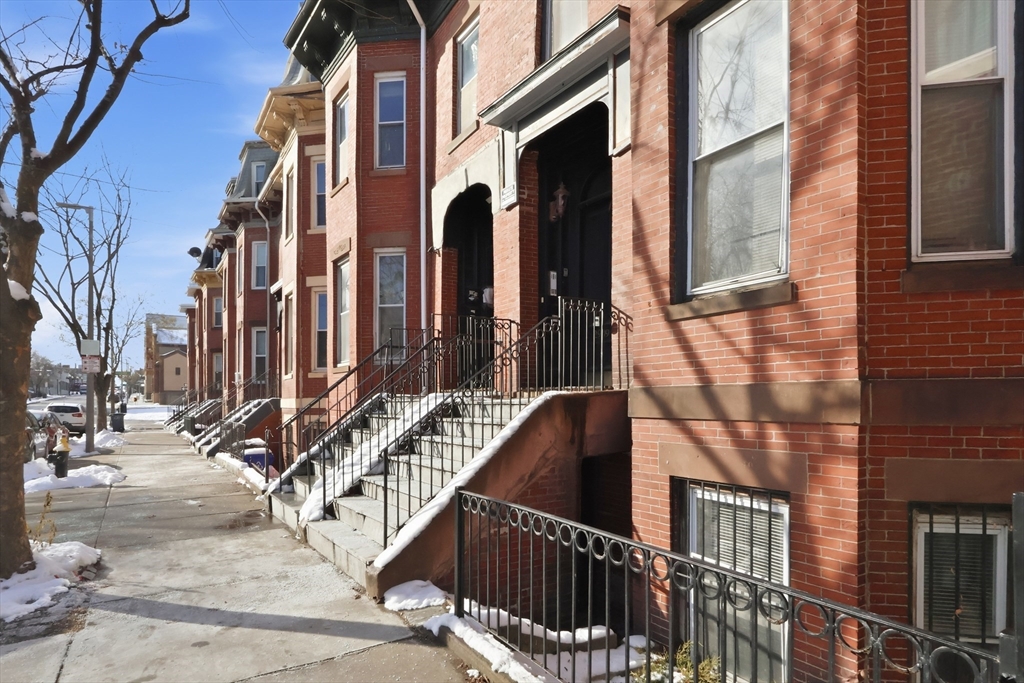 2989 Washington St, Boston, Massachusetts, 2 Bedrooms Bedrooms, 4 Rooms Rooms,1 BathroomBathrooms,Residential Lease,For Rent,Washington St,73464837