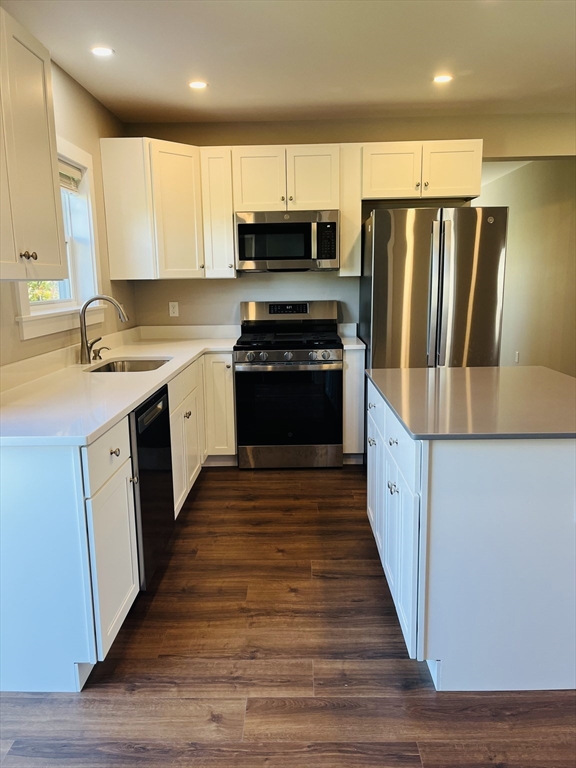 12A Lawton St, Fairhaven, Massachusetts, 2 Bedrooms Bedrooms, 4 Rooms Rooms,2 BathroomsBathrooms,Residential Lease,For Rent,Lawton St,73459218