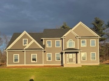 8 Happy Acres Lane, East Longmeadow, Massachusetts, 4 Bedrooms Bedrooms, 7 Rooms Rooms,2.5 BathroomsBathrooms,Residential,For Sale,Happy Acres Lane,73464871