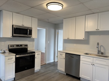 202 Pine St, Attleboro, Massachusetts, 3 Bedrooms Bedrooms, 6 Rooms Rooms,1.5 BathroomsBathrooms,Residential Lease,For Rent,Pine St,73464938