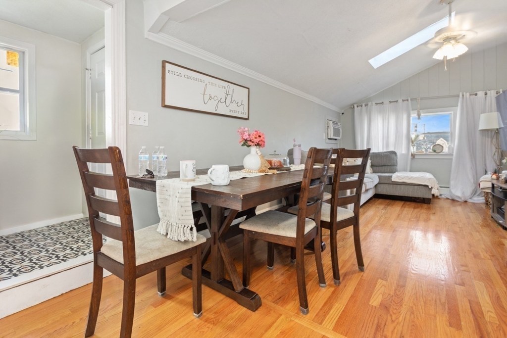 14 Bay Rd, Revere, Massachusetts, 5 Bedrooms Bedrooms, 13 Rooms Rooms,3 BathroomsBathrooms,Residential Income,For Sale,Bay Rd,73453479