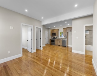 31 Woodale Ave, Boston, Massachusetts, 3 Bedrooms Bedrooms, 4 Rooms Rooms,1 BathroomBathrooms,Residential Lease,For Rent,Woodale Ave,73465000