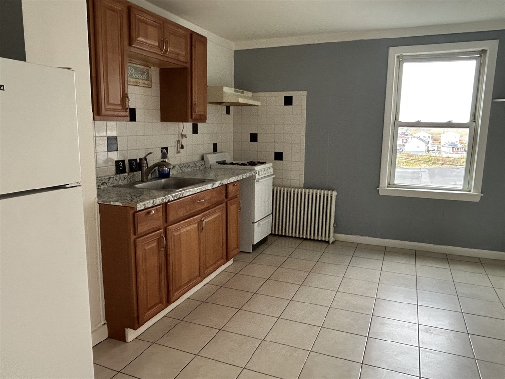332 Revere Beach Blvd, Revere, Massachusetts, 1 Bedroom Bedrooms, 4 Rooms Rooms,1 BathroomBathrooms,Residential Lease,For Rent,Revere Beach Blvd,73465005