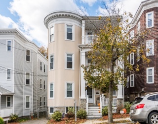 22 Bigelow St, Boston, Massachusetts, 6 Bedrooms Bedrooms, 15 Rooms Rooms,3 BathroomsBathrooms,Residential Income,For Sale,Bigelow St,73449435