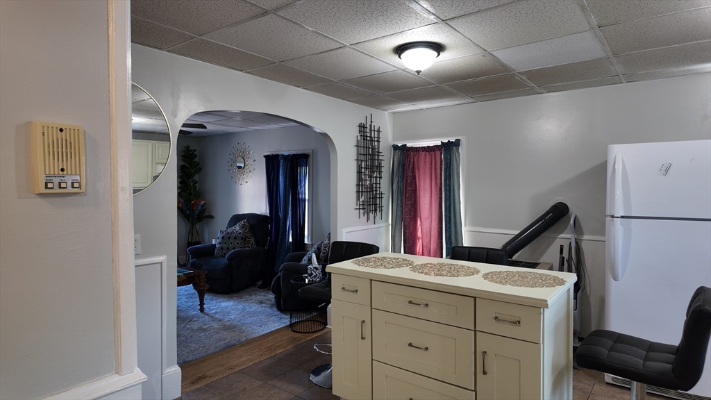 243 Columbia Street, Fall River, Massachusetts, 2 Bedrooms Bedrooms, 5 Rooms Rooms,1 BathroomBathrooms,Residential Lease,For Rent,Columbia Street,73465018