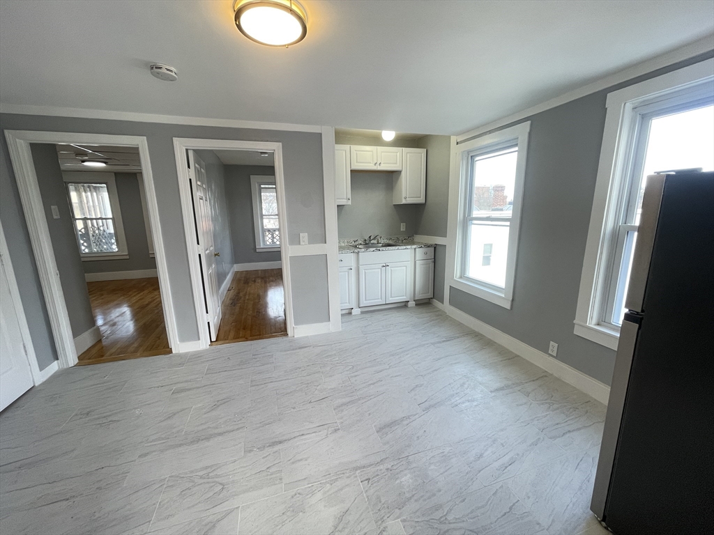 12 Birch Street, Fitchburg, Massachusetts, 2 Bedrooms Bedrooms, 6 Rooms Rooms,1 BathroomBathrooms,Residential Lease,For Rent,Birch Street,73465024