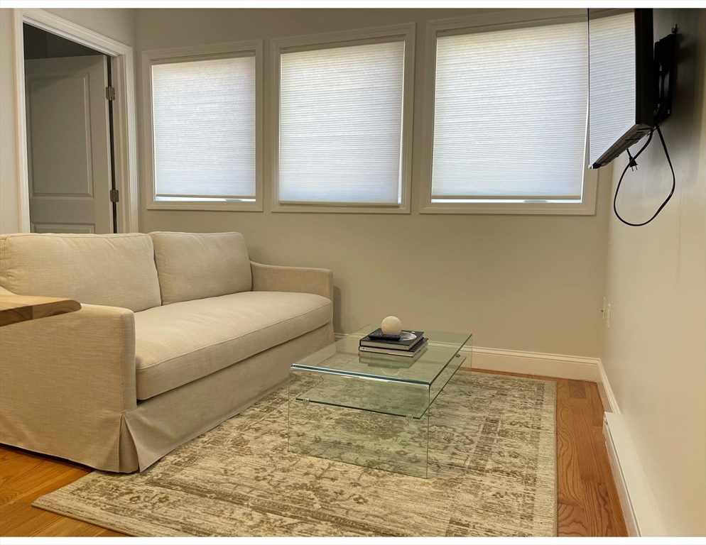 68 Main, Everett, Massachusetts, 1 Bedroom Bedrooms, 2 Rooms Rooms,1 BathroomBathrooms,Residential Lease,For Rent,Main,73465094