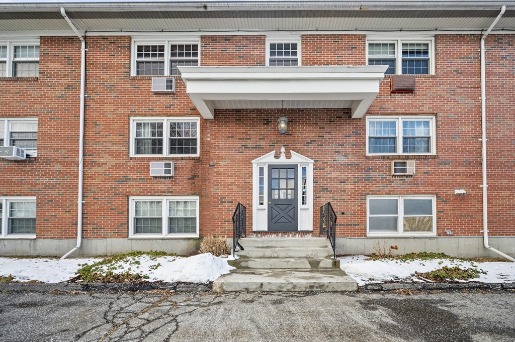 47 Alvarado Ave, Worcester, Massachusetts, 2 Bedrooms Bedrooms, 4 Rooms Rooms,1 BathroomBathrooms,Residential Lease,For Rent,Alvarado Ave,73465113