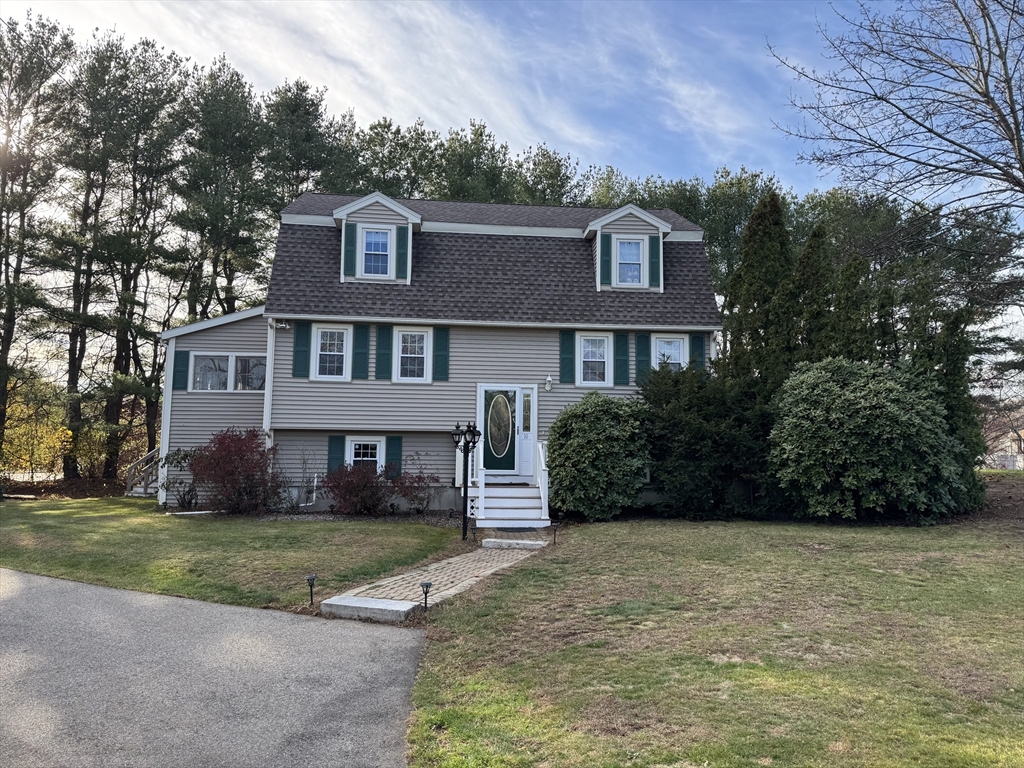 10 Walter Street, Tewksbury, Massachusetts, 3 Bedrooms Bedrooms, 8 Rooms Rooms,1.5 BathroomsBathrooms,Residential,For Sale,Walter Street,73460869
