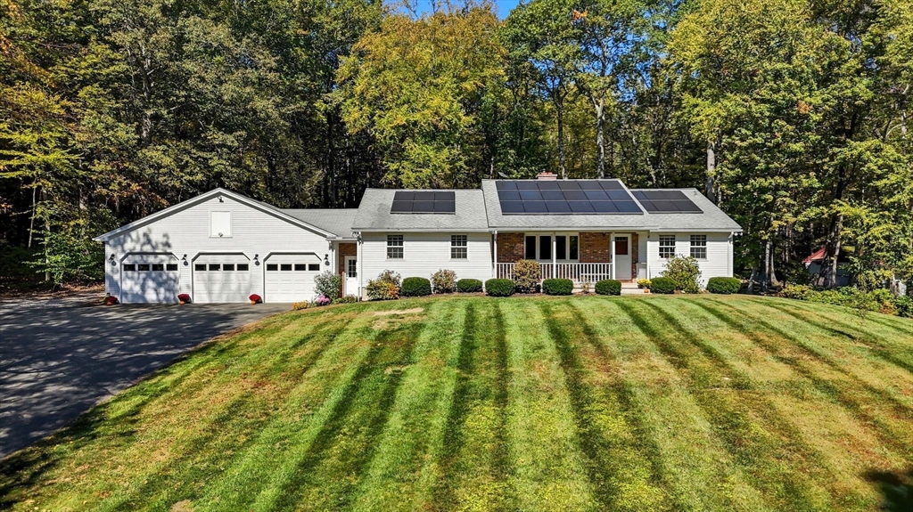 100 Fomer, Southampton, Massachusetts, 3 Bedrooms Bedrooms, 6 Rooms Rooms,2 BathroomsBathrooms,Residential,For Sale,Fomer,73440914