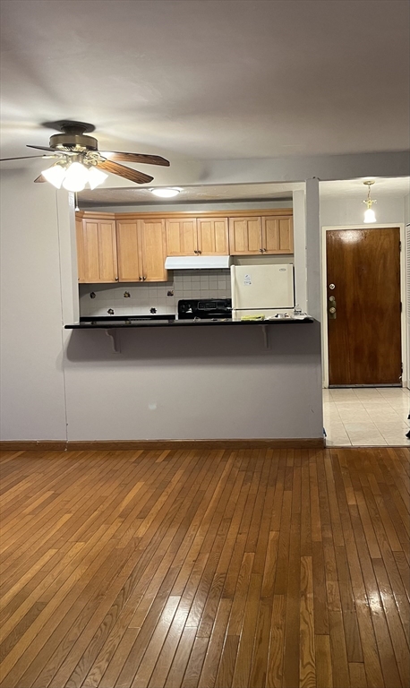 15 Weld St, Framingham, Massachusetts, 2 Bedrooms Bedrooms, 4 Rooms Rooms,1.5 BathroomsBathrooms,Residential,For Sale,Weld St,73463560