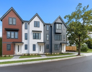 2 Elm Street, Newton, Massachusetts, 3 Bedrooms Bedrooms, 10 Rooms Rooms,2.5 BathroomsBathrooms,Residential,For Sale,Elm Street,73465148