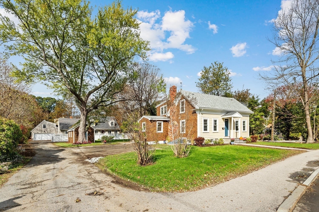 177 Main St, Rockport, Massachusetts, 4 Bedrooms Bedrooms, 9 Rooms Rooms,2 BathroomsBathrooms,Residential,For Sale,Main St,73444667