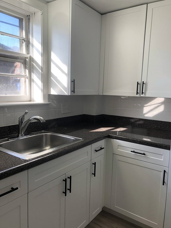 103 Trapelo, Waltham, Massachusetts, 1 Bedroom Bedrooms, 3 Rooms Rooms,1 BathroomBathrooms,Residential Lease,For Rent,Trapelo,73465210