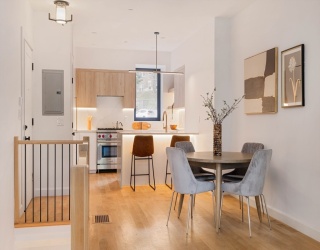 1618 Beacon, Brookline, Massachusetts, 2 Bedrooms Bedrooms, 4 Rooms Rooms,1 BathroomBathrooms,Residential,For Sale,Beacon,73465268