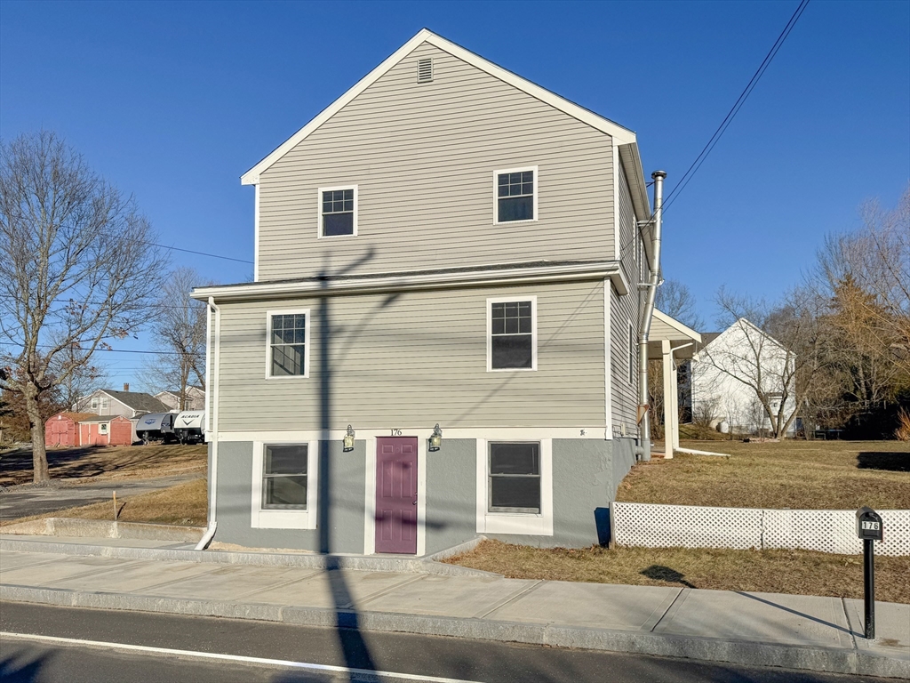176 Read St, Attleboro, Massachusetts, 4 Bedrooms Bedrooms, 9 Rooms Rooms,1.5 BathroomsBathrooms,Residential,For Sale,Read St,73330533