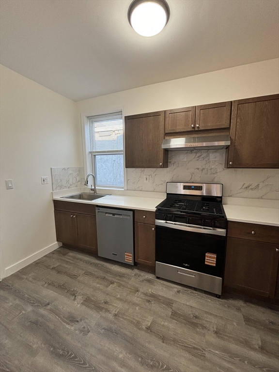 1371 Commonwealth Avenue, Boston, Massachusetts, 3 Bedrooms Bedrooms, 5 Rooms Rooms,1 BathroomBathrooms,Residential Lease,For Rent,Commonwealth Avenue,73465310
