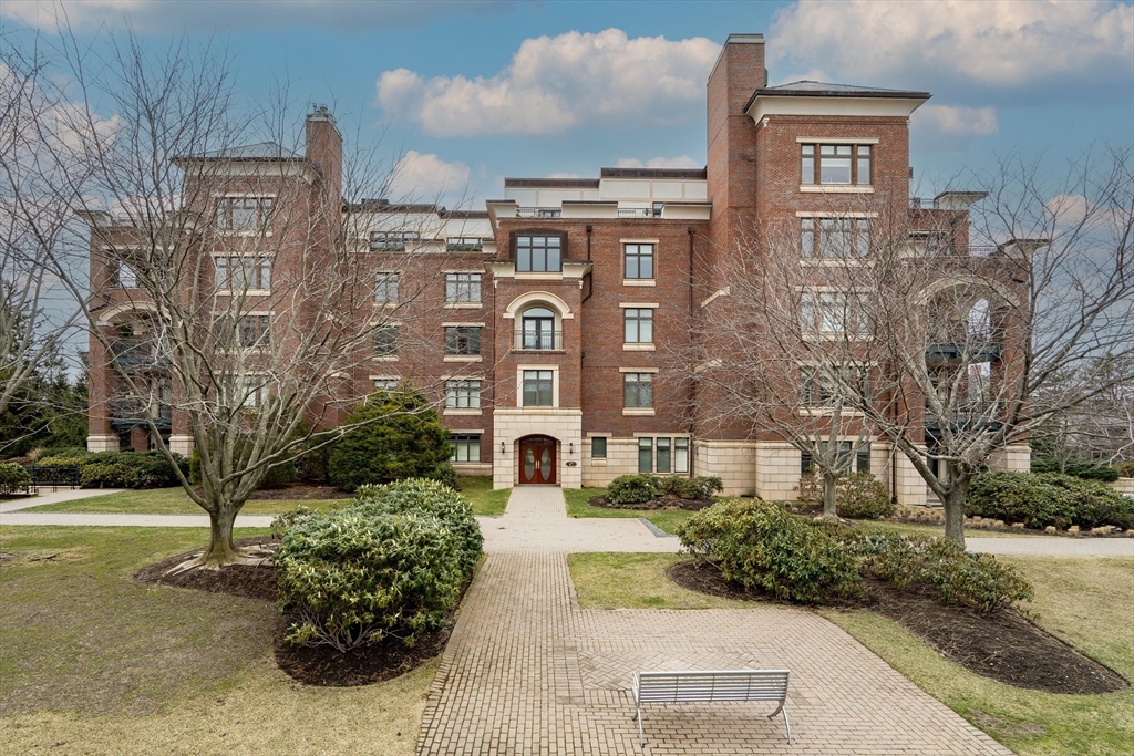 120 Seaver St, Brookline, Massachusetts, 3 Bedrooms Bedrooms, 8 Rooms Rooms,3.5 BathroomsBathrooms,Residential,For Sale,Seaver St,73465285