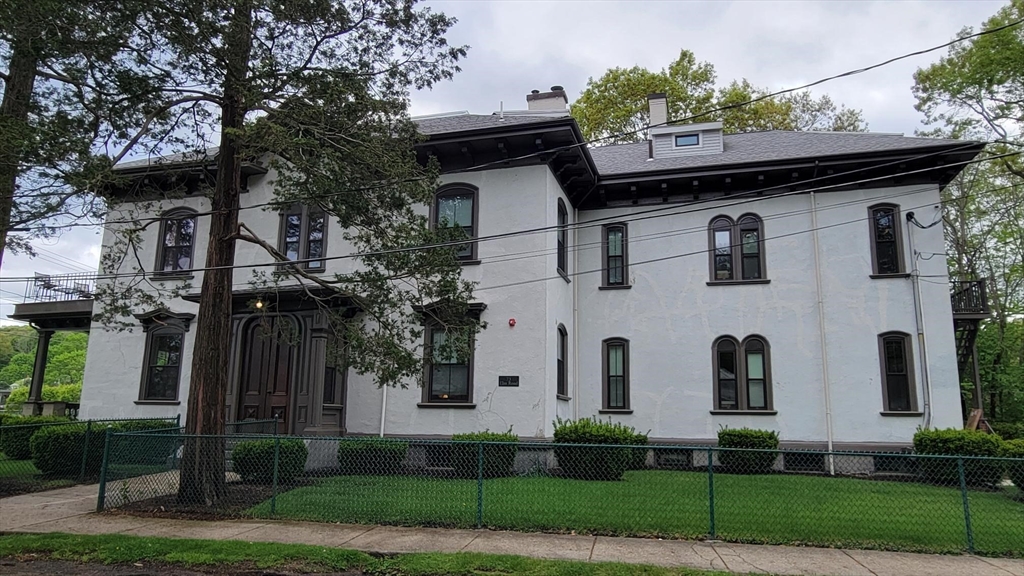 73 Elm Road, Newton, Massachusetts, 2 Rooms Rooms,1 BathroomBathrooms,Residential Lease,For Rent,Elm Road,73418530