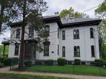 73 Elm Road, Newton, Massachusetts, 2 Rooms Rooms,1 BathroomBathrooms,Residential Lease,For Rent,Elm Road,73418530