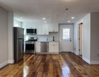 25 Pine St., Westford, Massachusetts, 1 Bedroom Bedrooms, 3 Rooms Rooms,1 BathroomBathrooms,Residential Lease,For Rent,Pine St.,73463870