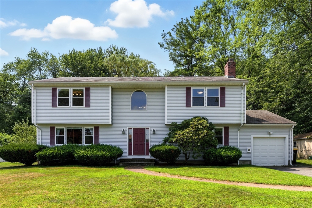 33 Highgate Rd, Framingham, Massachusetts, 4 Bedrooms Bedrooms, 8 Rooms Rooms,2.5 BathroomsBathrooms,Residential,For Sale,Highgate Rd,73412032